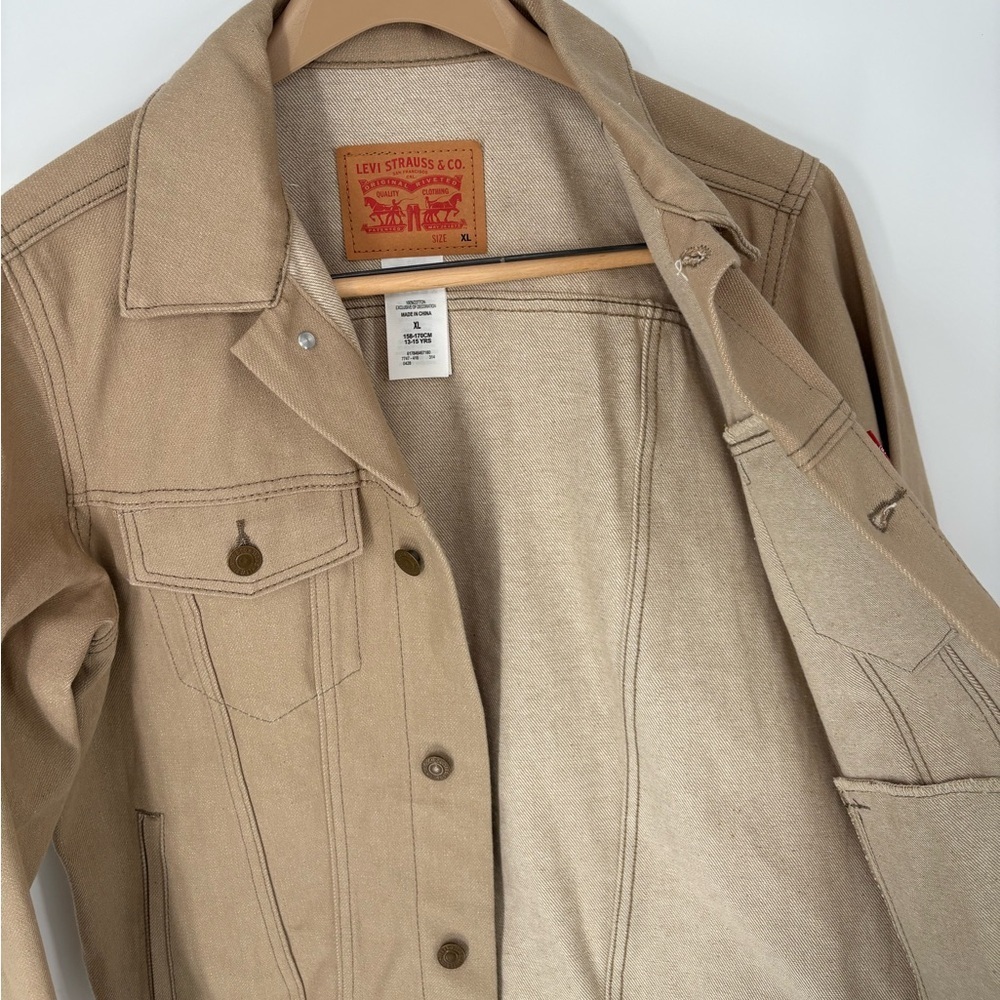 LEVI’S Youth Tan Trucker Jacket - Picture 5 of 9